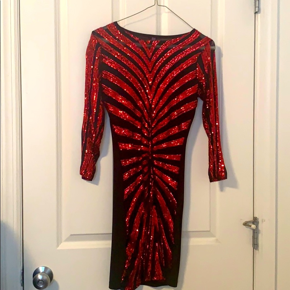 Black and red long sleeve cocktail dress